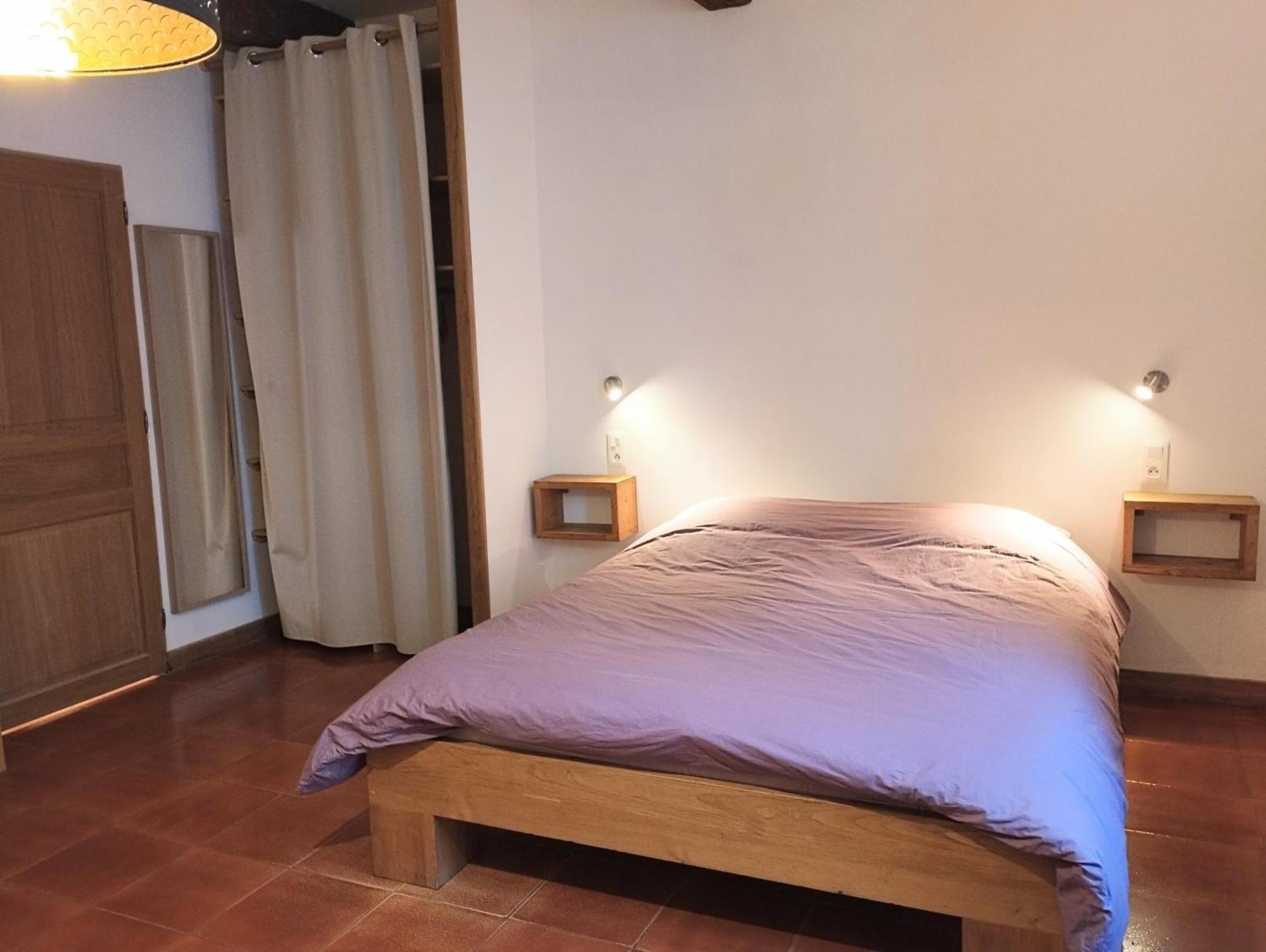 Les Studios De St Guilhem Saint-Guilhem-le-Desert Exterior photo